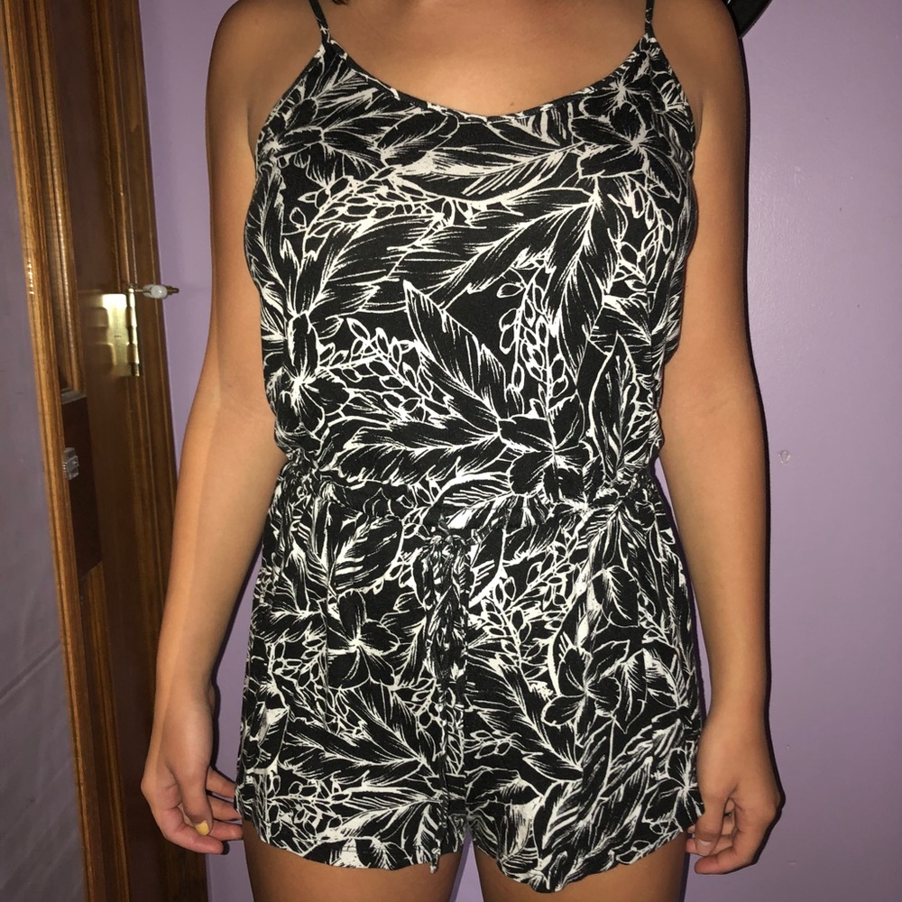 Aeropostale Black/White Floral Romper